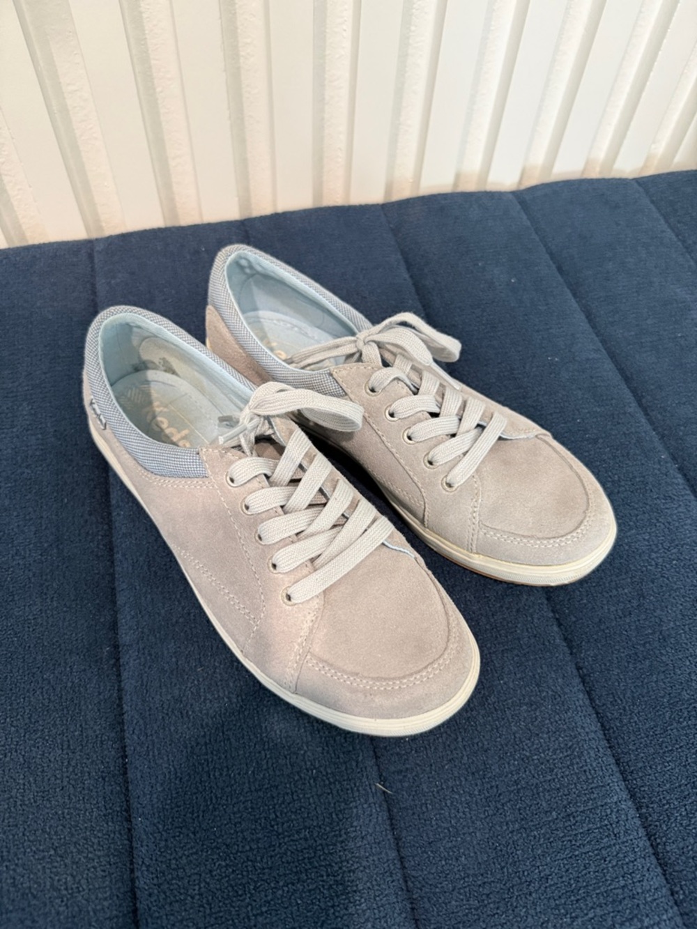 Casual Lace-Up Women's Sneakers in Light Gray-Blue